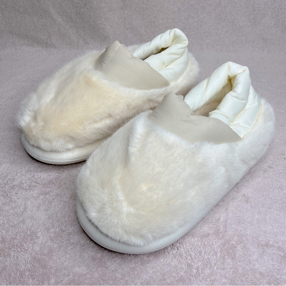 Faux Fur Cozy Indoor/Outdoor Slippers-Cream-Women 10.5-Loungewear-Winter-NEW